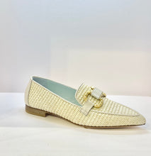 Load image into Gallery viewer, Raffia Pump With Buckle
