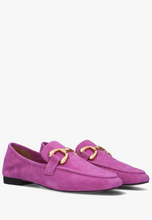 Load image into Gallery viewer, Suede Fuchsia Loafer
