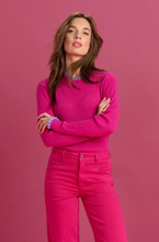 Load image into Gallery viewer, Frill Rim Turtle Neck
