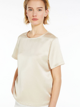 Load image into Gallery viewer, Torres satin Top
