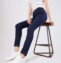 Load image into Gallery viewer, Dream skinny jeans dark washed
